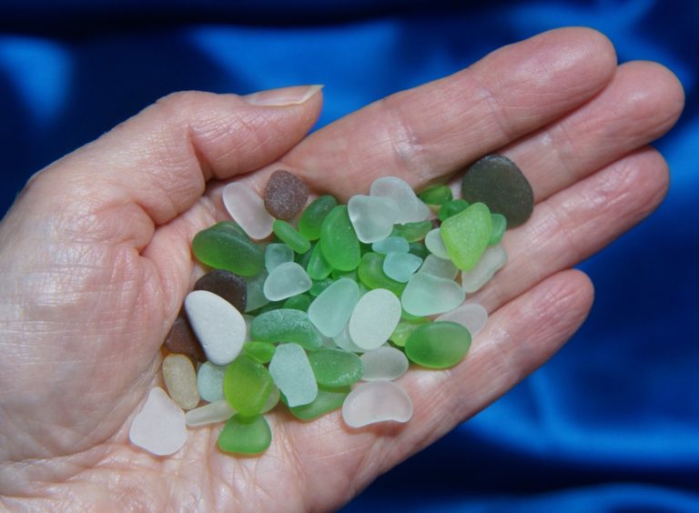 beach glass 2037891 1920 scaled